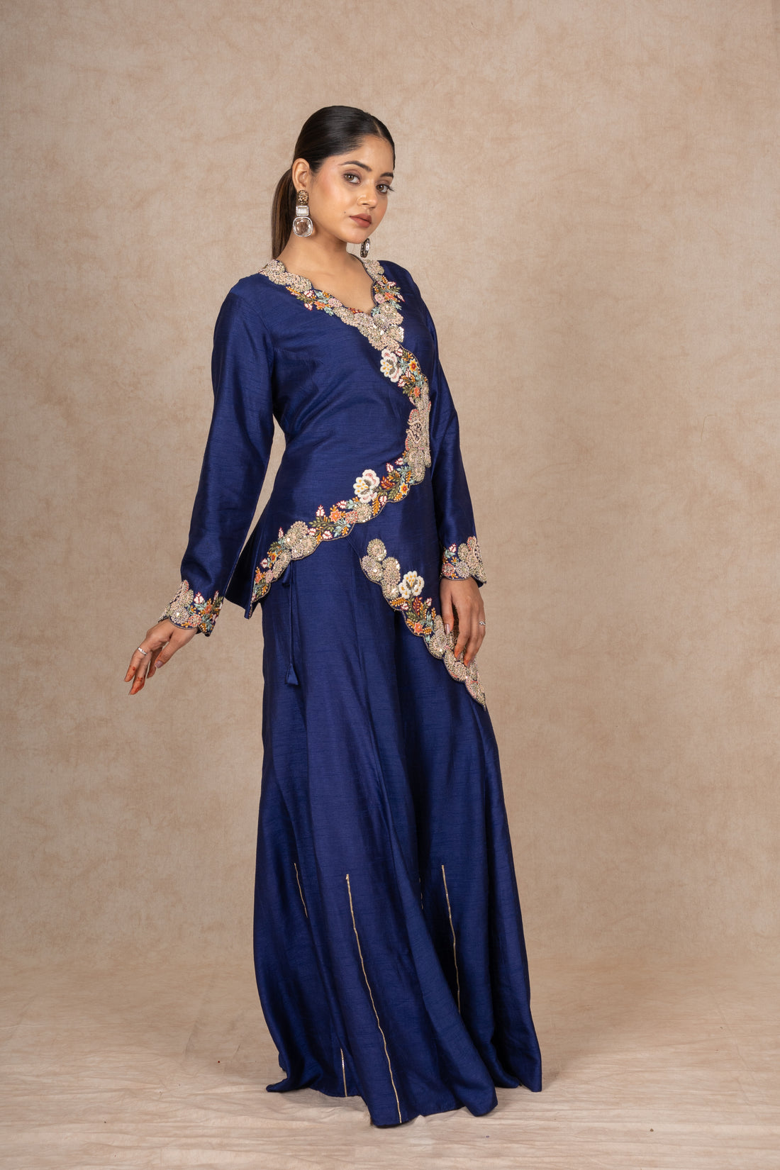 ROYAL BLUE INDOWESTERN