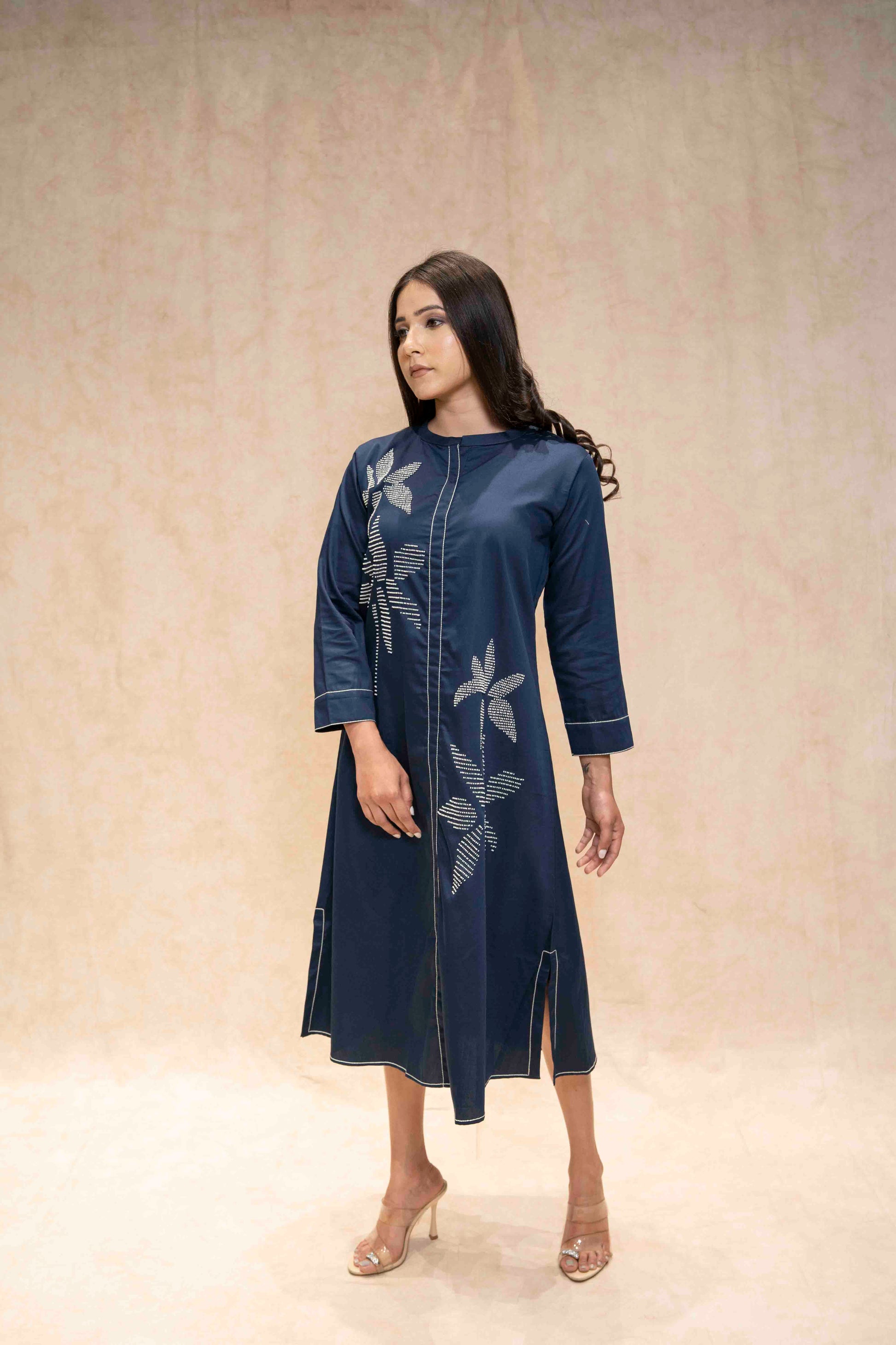 Elegant navy blue kurta featuring floral embroidery