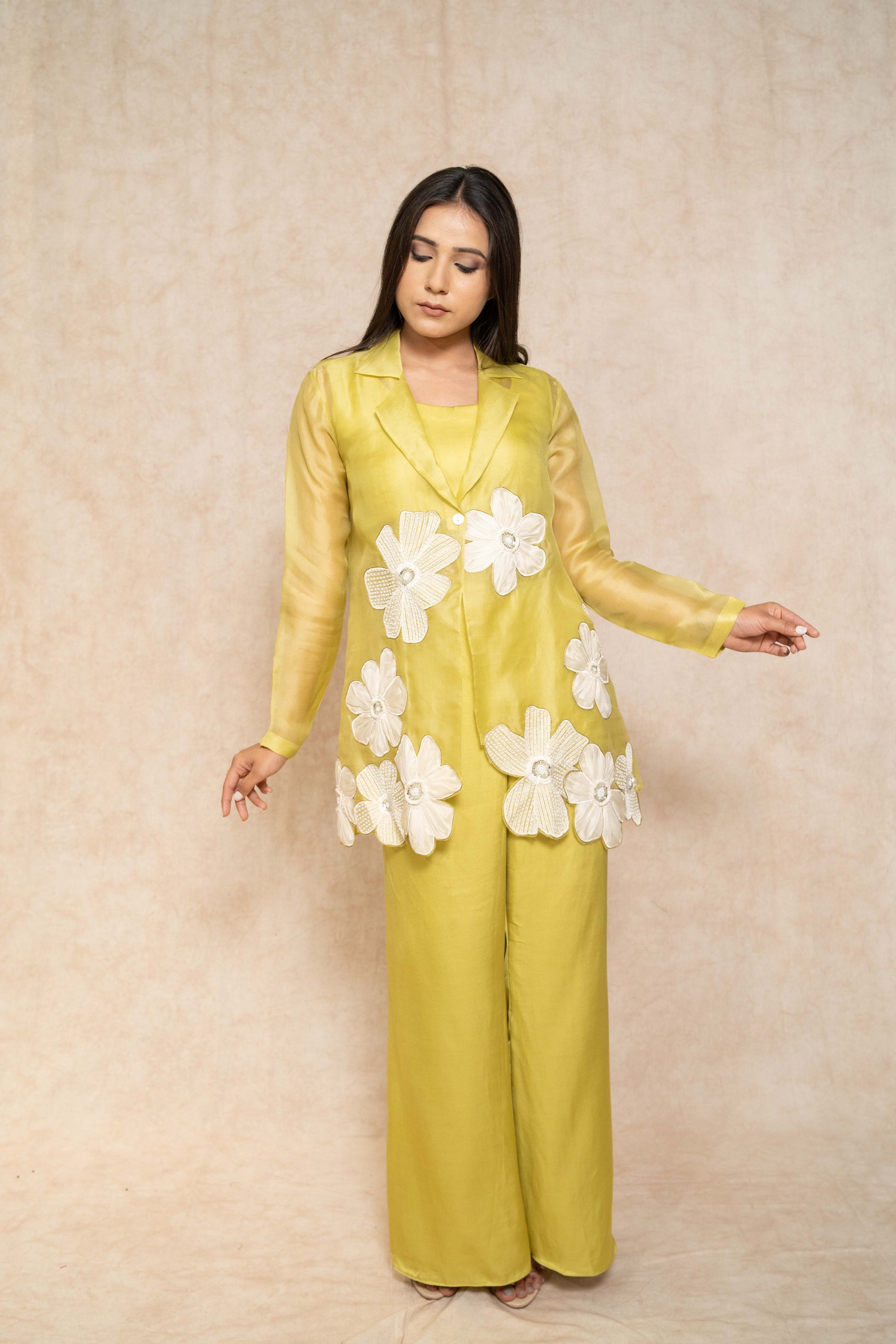 front-view-lemon-yellow-co-ord-set-for-women